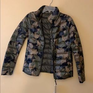 NWT Uniqlo camo puffer
